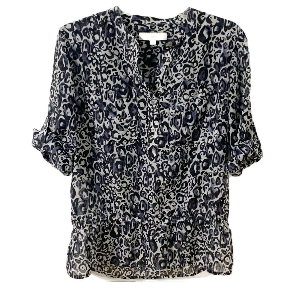 Ann Taylor LOFT Animal Print Adjustable Sleeve Blouse Button Front Peplum Hem💜🖤🤍